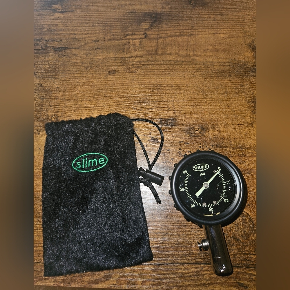 Slime Brand liquid filled tire Gauge. W/small bag